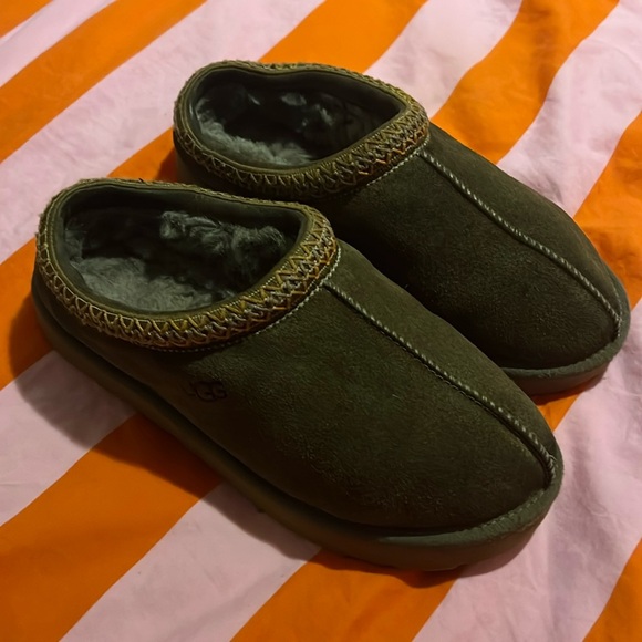 UGG Tasman Women’s Burnt Olive women’s size 9 - Picture 2 of 10